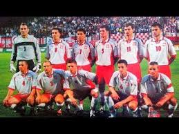 Hiszpanie w rozgrywkach grupowych pokonali 4:1 reprezentację rosji, 2:1 reprezentację szwecji i 2:1 reprezentację grecji.w ćwierćfinale hiszpanie zwyciężyli 4:2 w rzutach karnych. 1999 581 Polska V Hiszpania 1 2 Poland V Spain Youtube