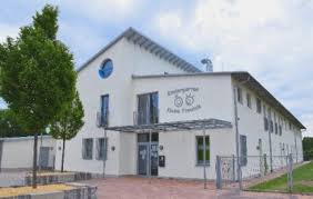 Употребите существительные, данные в скобках). Kleine Freunde Kitas Ggmbh Haus Sud Stadt Augsburg