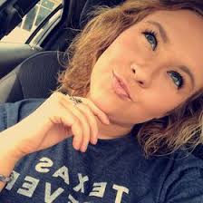 Caitlyn Kent (caitcamoandbows)