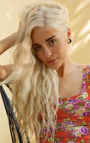 Naomi Woods Naomi Woods Beauty Beauty Women