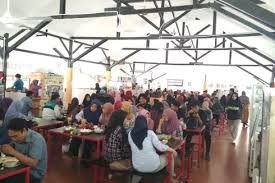 Berkuliah di prodi sastra jepang gak hanya mempelajari tata bahasa jepang (bunpou) dan praktik di indonesia ada 12 universitas yang memiliki program studi sastra jepang berakreditasi a. Berita Harian Kantin Sastra Unhas Terbaru Hari Ini Kompas Com