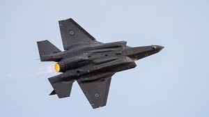 مذيع الحرّة ينطلق بطائرة f35 من داخل استديوهات الحرّة في عرض لخصائصها. Ø¥Ø³Ø±Ø§Ø¦ÙŠÙ„ ØªØ¹Ù„Ù† Ù‚Ø¨ÙˆÙ„Ù‡Ø§ Ø¨ÙŠØ¹ Ù…Ù‚Ø§ØªÙ„Ø§Øª F 35 Ù„Ù„Ø¥Ù…Ø§Ø±Ø§Øª ÙˆØ§Ù†ØªÙ‚Ø§Ø¯Ø§Øª Ù„Ù†ØªÙ†ÙŠØ§Ù‡Ùˆ Ø¨Ø³Ø¨Ø¨ Ù…ÙØ§ÙˆØ¶Ø§Øª Ø³Ø±ÙŠØ© Cnn Arabic