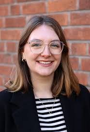 Fran Curtin's Instagram, Twitter & Facebook