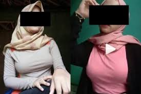 Fenomena jilboobs memang menarik untuk di bahas,tidak mudah bagi seorng wanita memilih busana yang di kenakannya,karena memang mengikuti perkembangan jaman dan mengikuti trend berpakaian. Jilboobs
