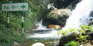 Airnya yang jernih mengalir dari banjaran titiwangsa hingga terus ke sungai slim berhampiran pekan slim river. Beriadah Di Kawasan Perkelahan Lata Sungai Bil Di Tanjung Malim