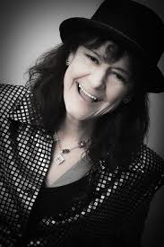 Ho seguito, come tante persone, la tragedia che ha colpito Andrea Delogu.  Si è molto chiacchierato sul suo rientro a Ballando, ma non è di questo che  voglio parlare perché chi mi