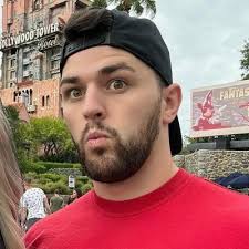 Aaron Gresham (@HiAaronGresham)