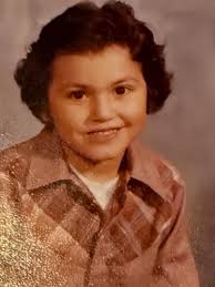 Can someone fix blurry wedding photo?