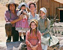 La casa nella prateria, il cui titolo originale in inglese è little house on the prairie, è una serie televisiva statunitense andata in onda negli stati uniti dal 1974 al 1983. La Casa Nella Prateria Torna In Tv Che Fine Ha Fatto Il Cast Corriere It