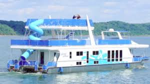 This vessel has been meticulously updated since purchased, new toile. Tour Of A Houseboat On Lake Cumberland State Dock 1000 Mega Cat Youtube