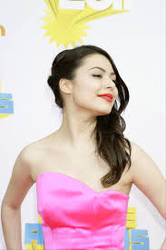 Mai 1993 in los angeles) ist eine us amerikanische filmschauspielerin und pop rock sängerin. Miranda Cosgrove 22 Gotceleb