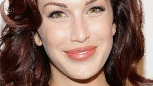 Kellie Flanagan's Instagram, Twitter & Facebook