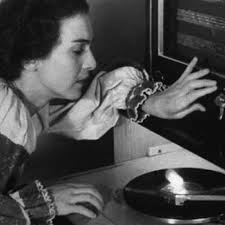 I'm still obsessed with this woman. Cine Iubeste Si Lasa Remember Maria Tanase By Oana