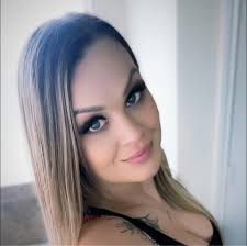 Who can make quinceañera invitations?