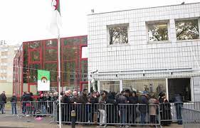 Consulat d'algérie en france sur la ville de montpellier. Nous Sommes Consideres Comme Des Etrangers Dans Nos Consulats La Nouvelle Republique Algerie