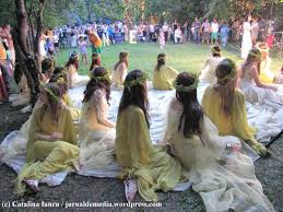 Noaptea De Sanziene Poveste Magică In Bucuresti Bucharest Romanian People City People
