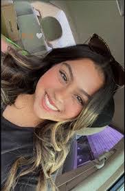 Hollie Hyatt's Instagram, Twitter & Facebook