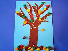 2 cm breite und beliebig lange streifen aus buntem krepppapier aufeinander. Mit Krepp Papier Basteln Basteln Gestalten