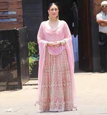 Kareena At Sonam Kapoor S Wedding At Rockadale Bollywood Outfits Indian Fashion Clothes For Women