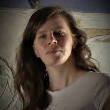 Anna Faron's Instagram, Twitter & Facebook