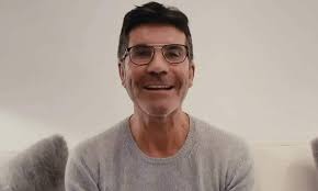 Simon cowell, lauren silverman gespot in het openbaar voor de eerste keer op vakantie in saint tropez. Simon Cowell Makes Shock Appearance With Son Eric Following Accident Details Hello