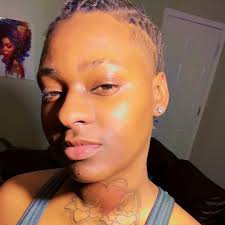 Andrea 18 & Ciara 17 are a homeless couple