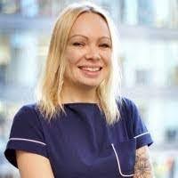 Lisa Ravenscroft's Instagram, Twitter & Facebook