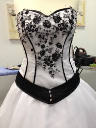 Brautkleid weißes ballkleid blumenmädchen, braut, ballkleid, brautkleider, brautkleid kleid png. Brautkleid Schwarz Weiss Sonderanfertigung