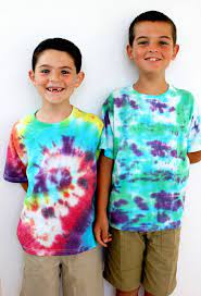 53 cool tie dye shirt patterns. How To Tie Dye Shirts With Kids Happiness Is Homemade