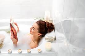 Avete delle esperienze in merito da raccontare su cosa fare assieme di speciale dentro l'acqua ? Bagno Di Sale Come Si Fa E Quali Sono I Suoi Benefici