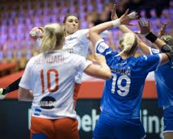 18,497 likes · 310 talking about this · 1 was here. Ergebnisse Und Tabelle Handball Em Der Frauen Frankreich Danemark Und Kroatien Komplettieren Halbfinale