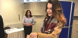 Zemanová v kampani tehdy totiž nahrazovala matku ivanu. Foto Katerina Zemanova Odvolila A Povedela Nam Neco Zajimaveho O Svem Tatovi Parlamentnilisty Cz Politika Ze Vsech Stran