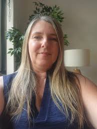 UPDATE: Thank you all so much, they're brilliant 👏 💕 Hi everyone, please  be kind. My hair is naturally grey, can someone change my hair to grey  please so I can see