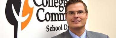 College Community to look for new leadership