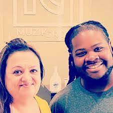 Tammy Sledge's Instagram, Twitter & Facebook