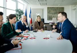 Mai 1980 in ahaus), mitglied des deutschen bundestags, vorstandsmitglied im parlamentskreis mittelstand und gastmitglied im präsidium der mittelstands. Jens Spahn On Twitter The French Minister For Solidarity And Health Agnesbuzyn And I Have Requested The Croatian Eu Council Presidency To Summon A Meeting Of Eu Health Minsters In Order To