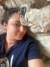 Lisa Cribb's Instagram, Twitter & Facebook