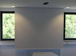 Solange man also auf die richtige verarbeitung und das korrekte anbringen achtet, sollte es hier keine probleme geben. Deckeneinbau Leinwand Multiformat