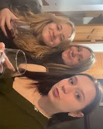 Heyy! My name is Molly Benton and I'm 100% committed to UMKC next fall. I'm  from the Chicago suburbs but live in the KC area now. I love sports,  hanging with friends,