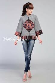 Cari produk outer batik wanita lainnya di tokopedia. Batik Dan Tenun Model Pakaian Pakaian Wanita Baju Atasan Wanita