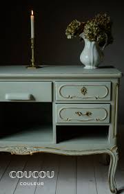 Chateau Ist Ein Helles Edles Graugrun Das Je Nach Lichteinfall Mal Grau Mal Grun Wirken Kann Es Ist In Fra Shabby Chic Zimmer Shabby Chic Dekor Kreidefarbe