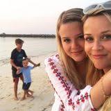 Reese witherspoon reveals the biggest surprise she's ever had, the cutest thing on planet earth, and her desire to moonlight as a pediatric cardiologist. Reese Witherspoons Familienalbum Gala De