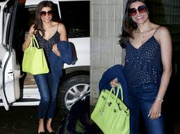 A handbag helps to keep all the important things. Can You Guess Of Price Of Sushmita Sen S Costly Luxury Bag Times Of India