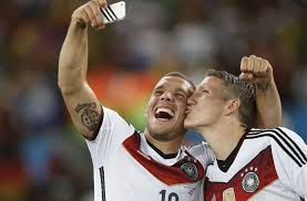 Wann immer es ihm möglich war, habe er das supertalent mit seiner familie geschaut. Eine Ganz Besondere Verbindung Bastian Schweinsteiger Und Lukas Podolski Stuttgarter Zeitung