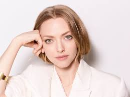 Amanda seyfried hangs out at ralphs supermarket parking lot! Exclusive Amanda Seyfried Named Lancome S New Global Ambassador Wwd