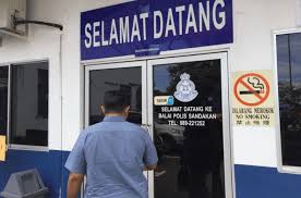 Check spelling or type a new query. Ikuti 3 Langkah Ni Kalau Cermin Kereta Retak Pecah Akibat Kerja Potong Rumput