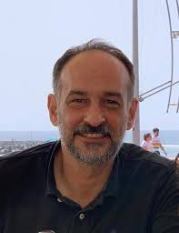 El abogado que ha analizado más de 400 sentencias de juicios a patrones de  pateras: «No acabas con la agencia de viajes encarcelando a sus clientes»