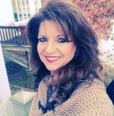 Lisa Sullins's Instagram, Twitter & Facebook