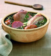 De nombreux confrères préconisent de ne pas faire tremper les lentilles mais pour moi, ayant fait de multiples tests je trouve que le trempage assure l'onctuosité du petit salé aux. Recette Petit Sale Aux Lentilles Marie Claire