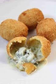 Recette Cromesquis Aux Escargots De Bourgogne Et Au Roquefort En Video Recette Recette Cromesquis Alimentation Escargot De Bourgogne